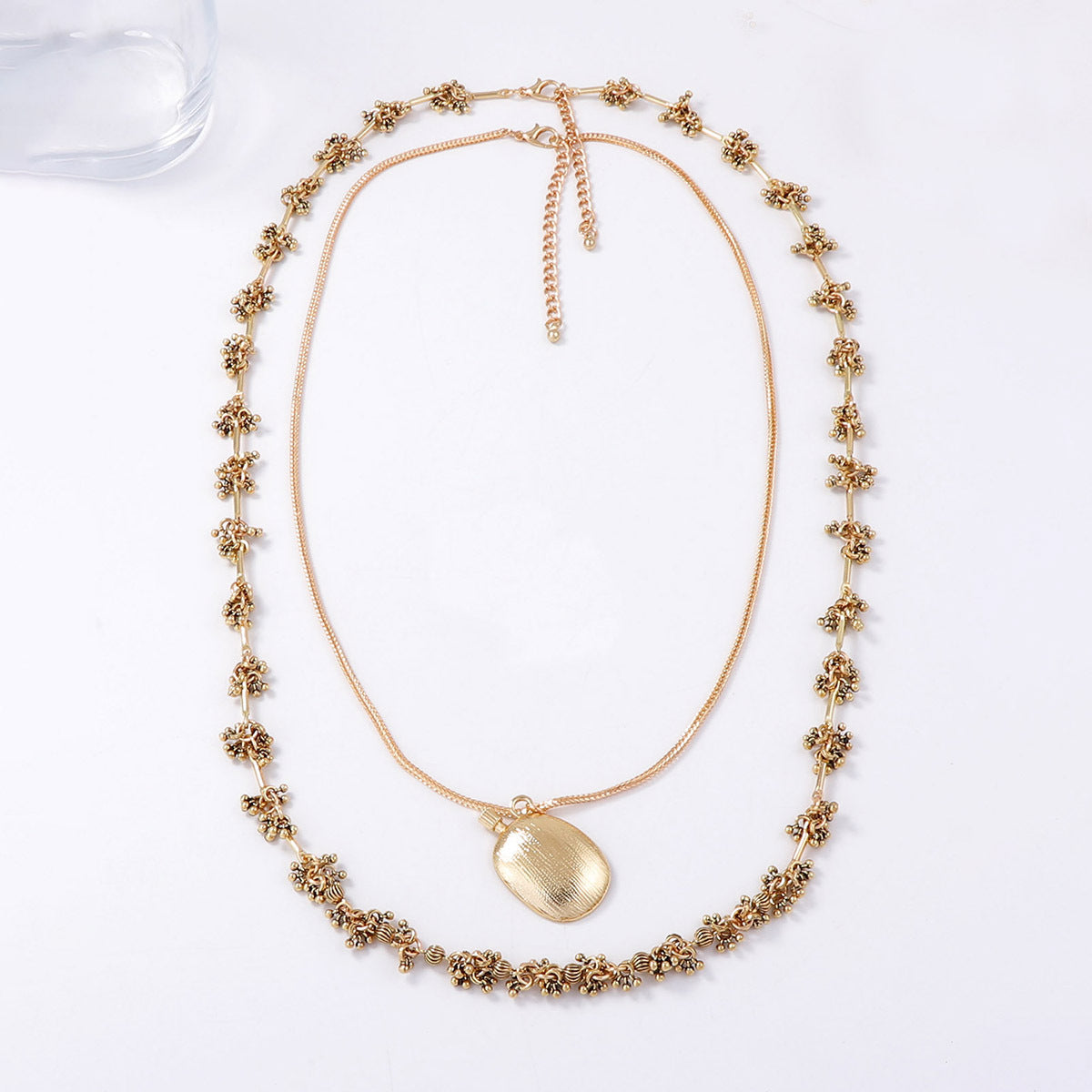 Stylish Minimalist Alloy Wine Flask Pendant with Floral Accents - Double-layered Necklace for Chic Luxury Fashion