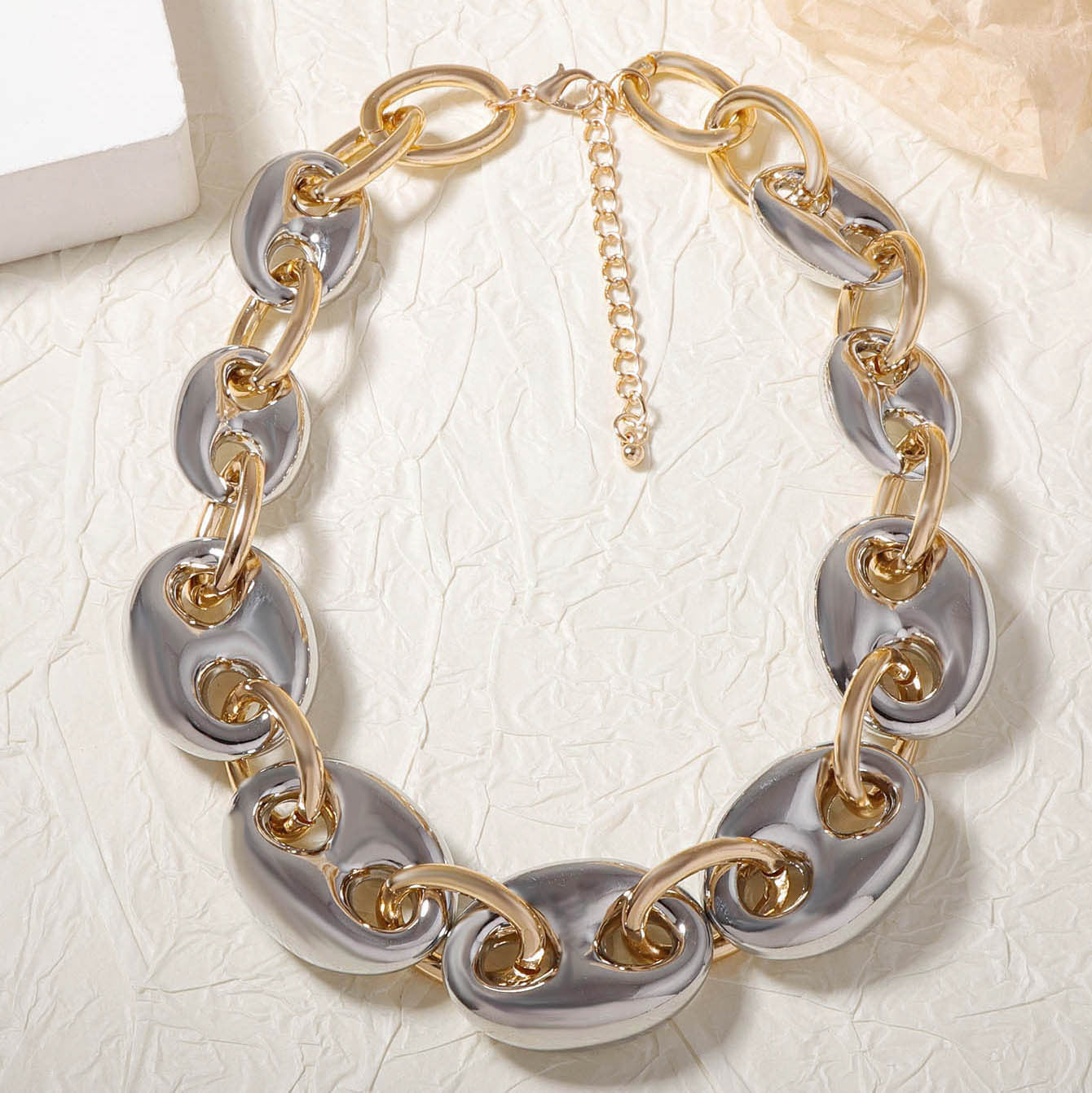 Exaggerated Hip-Hop Punk Style Geometric Interlocking Chain Necklace - Trendy Casual Streetwear for Women