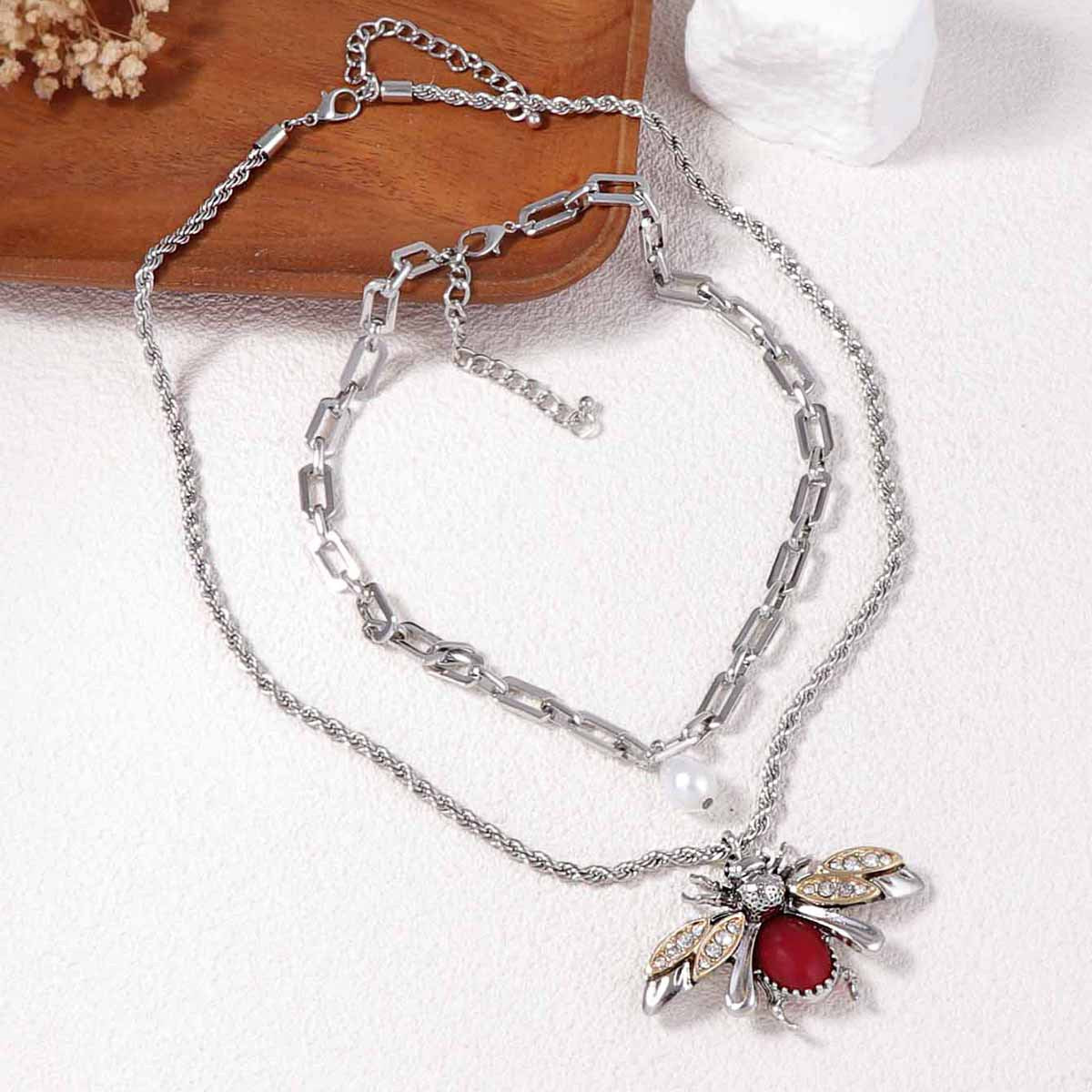 Set of 2 Elegant Animal Pendant Necklaces with Imitation Pearls and Micro-Paved Zircon Stones – Perfect for Everyday Wear and Commuting for Women