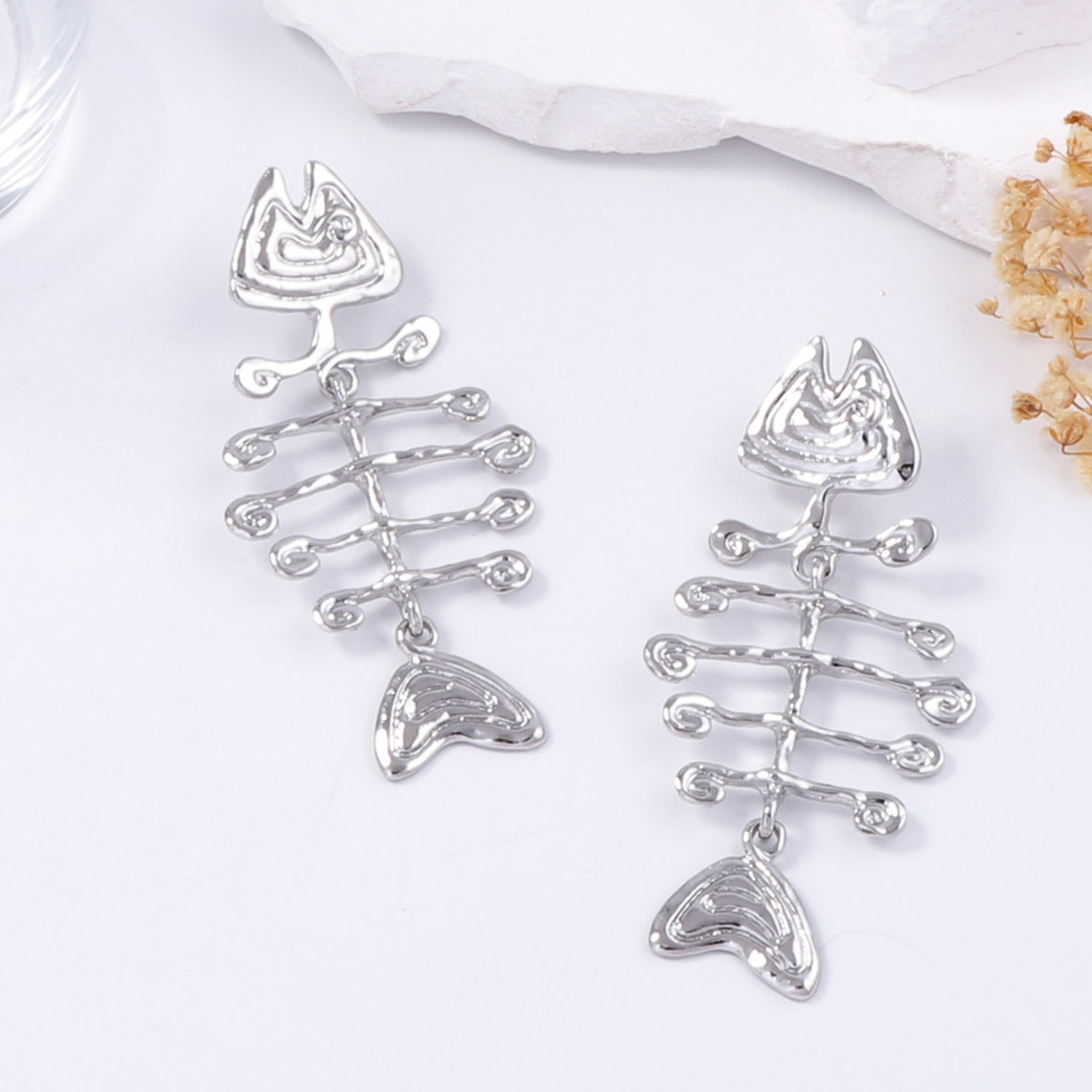 Chic Coastal Vibe Vintage Alloy Fishbone Dangle Earrings - Lightweight, Versatile, and Perfect for Everyday Wear