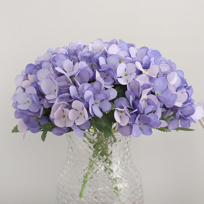 Elegant Faux Hydrangea Bouquet for Wedding Aisle Decoration - Stunning 5-Head Silk Flower Arrangement for Home and Tabletop Décor