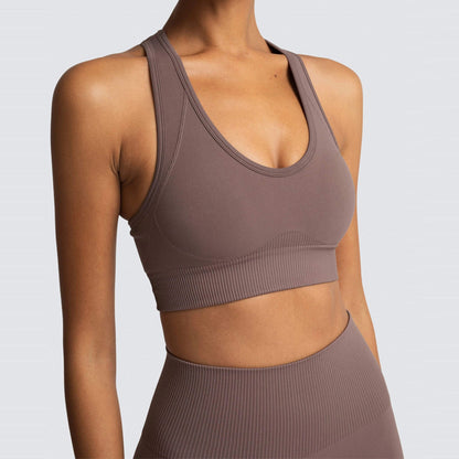 Seamless Women's Yoga Set Quick Dry Knit Workout Outfit with Tank Top for Comfort and Performance