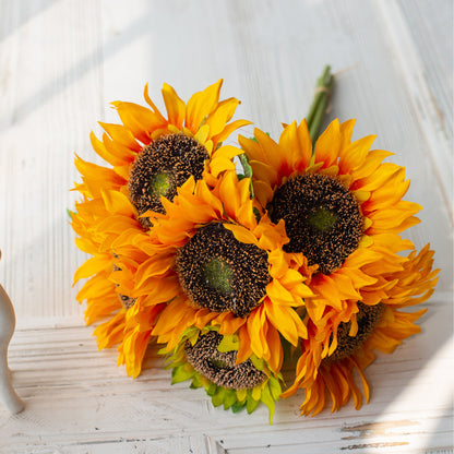 Vibrant Faux Sunflower Bouquet for Weddings and Home Decor – Realistic Silk Flowers for Stunning Bridal Bouquets and Charming Floral Arrangements