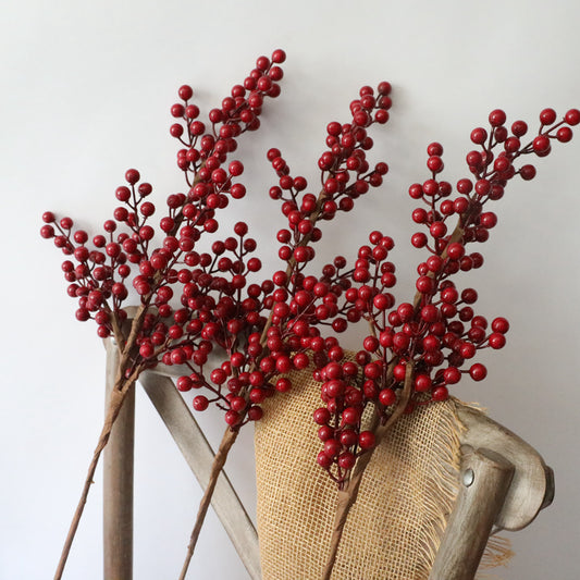 Stunning Faux Flower Arrangement for Weddings and Home Decor – INS-Style Christmas Winterberry with Realistic Red Berries – Perfect for Seasonal Decorations and Festive Celebrations – Model MW61204