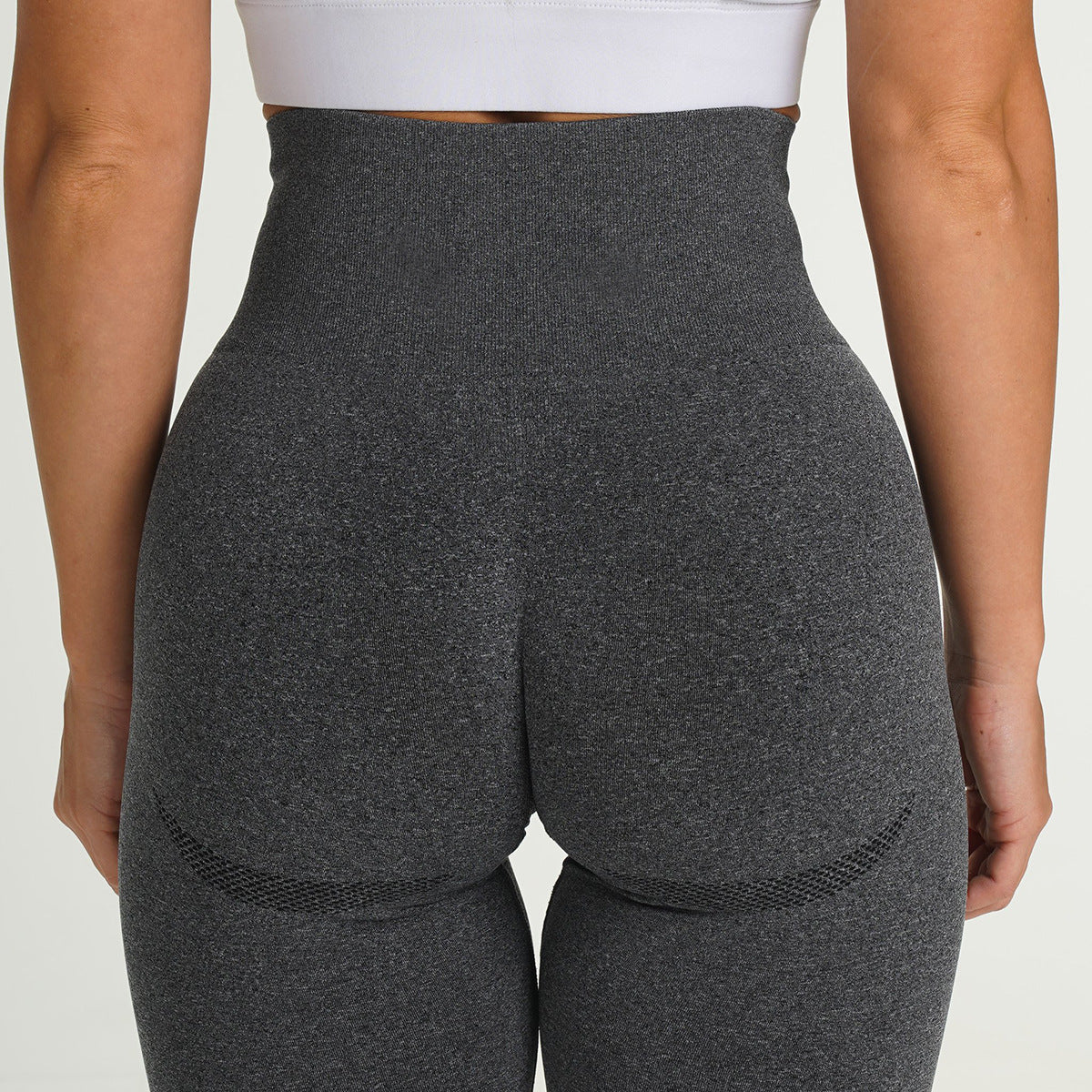 Summer Fashion Seamless Yoga Shorts for Women High Waisted Breathable and Workout Leggings for Fitness Enthusiasts