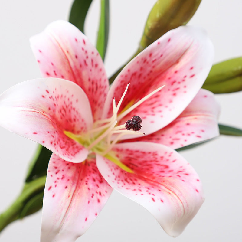 Realistic Miniature Lily Flower Home Decor – Stunning Faux Floral Arrangement for Living Room and Indoor Spaces