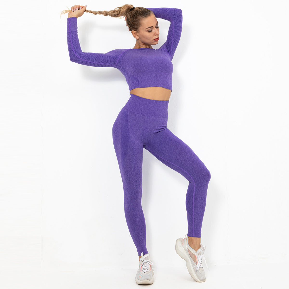 Seamless Yoga Sets for Women Moon Crescent Body Contouring Long Sleeve Activewear for Running Fitness and Gym Workouts