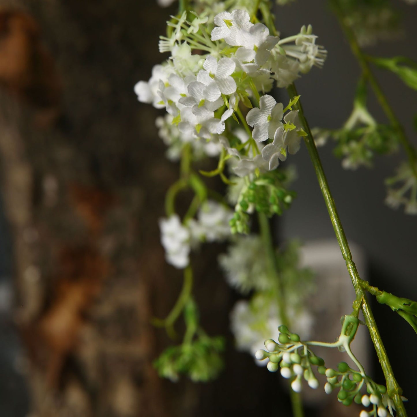 Stunning Faux Snow Willow Flowers - Elegant American Farmhouse Decor for Home, Ideal for Living Room Aesthetics, Soft Furnishings, and Photography Props