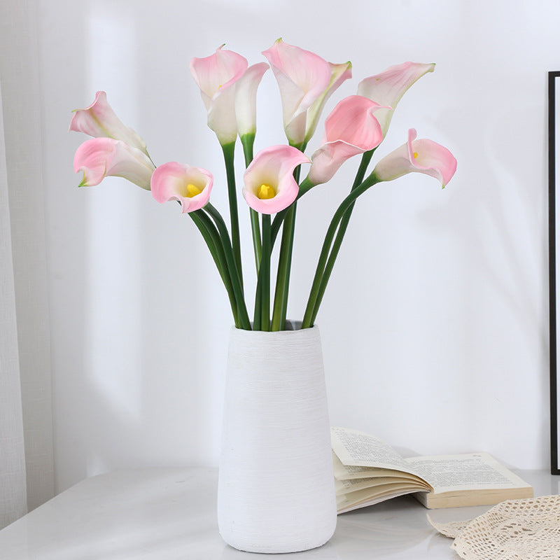 Realistic Miniature PU Calla Lily Flower Arrangement for Hotel and Living Room Décor – Stunning Life-like Faux Flowers for Elegant Home Accents