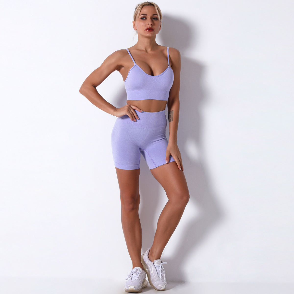 Seamless Back Sports Bra and High Waisted Shorts Set Women's Yoga Outfit for Comfort and Style