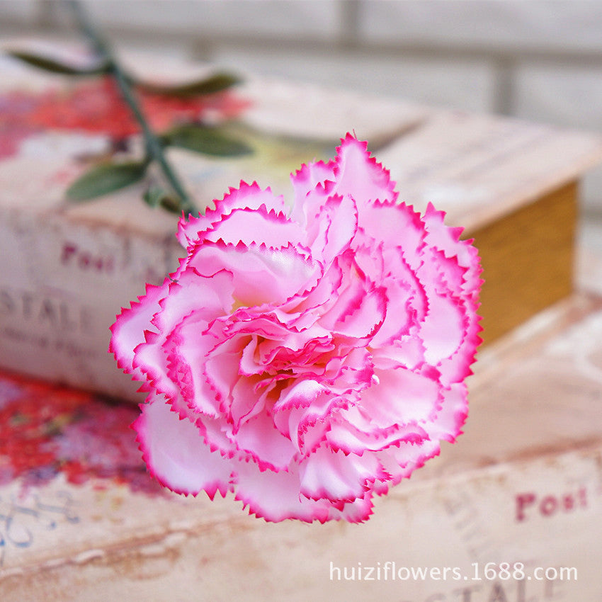 Realistic Single Stem Carnation Flower - Perfect Gift for Mother's Day and Teacher's Day - Ideal for Celebrating Moms and Teachers with Beautiful Faux Floral Decor