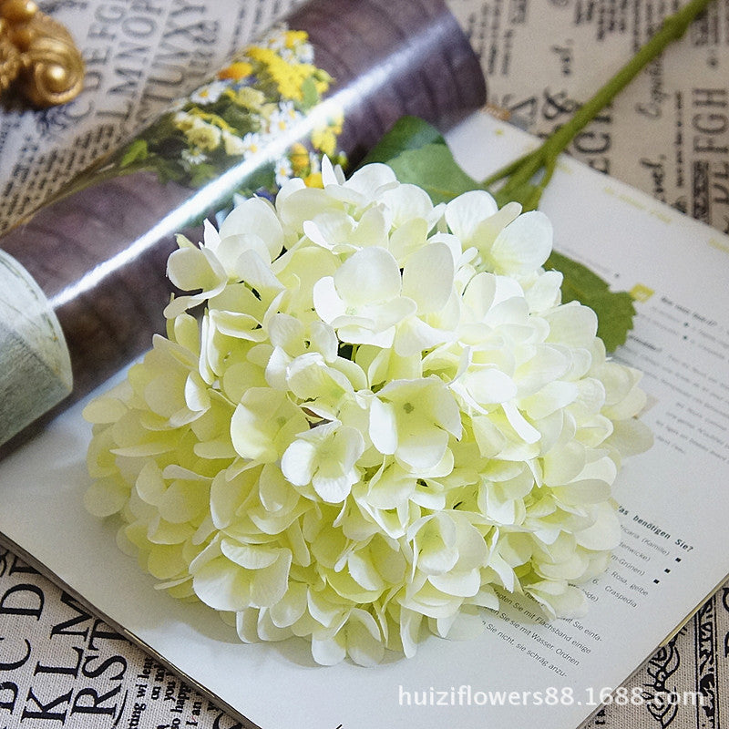 Stunning Faux Hydrangea – Perfect for Weddings, Home Decor, and Photography Backdrops – Beautifully Crafted Silk Flowers for Lasting Elegance