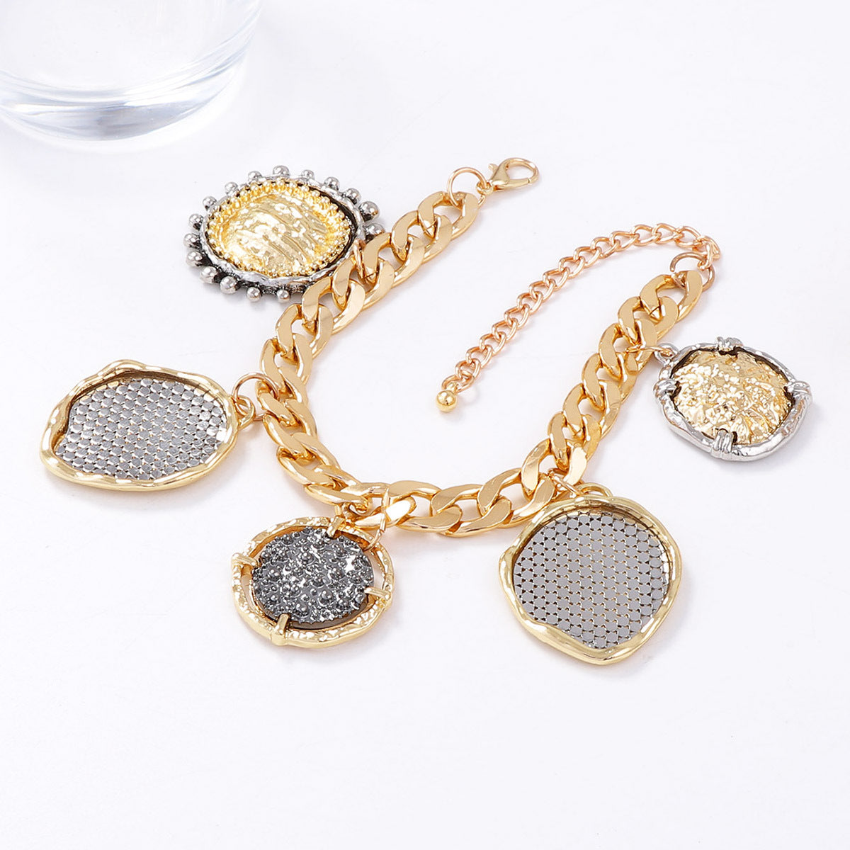 Chic Lightweight Luxury Casual Geometric Badge Coin Pendant Necklace for Women – Stylish Alloy Chain for Effortless Elegance