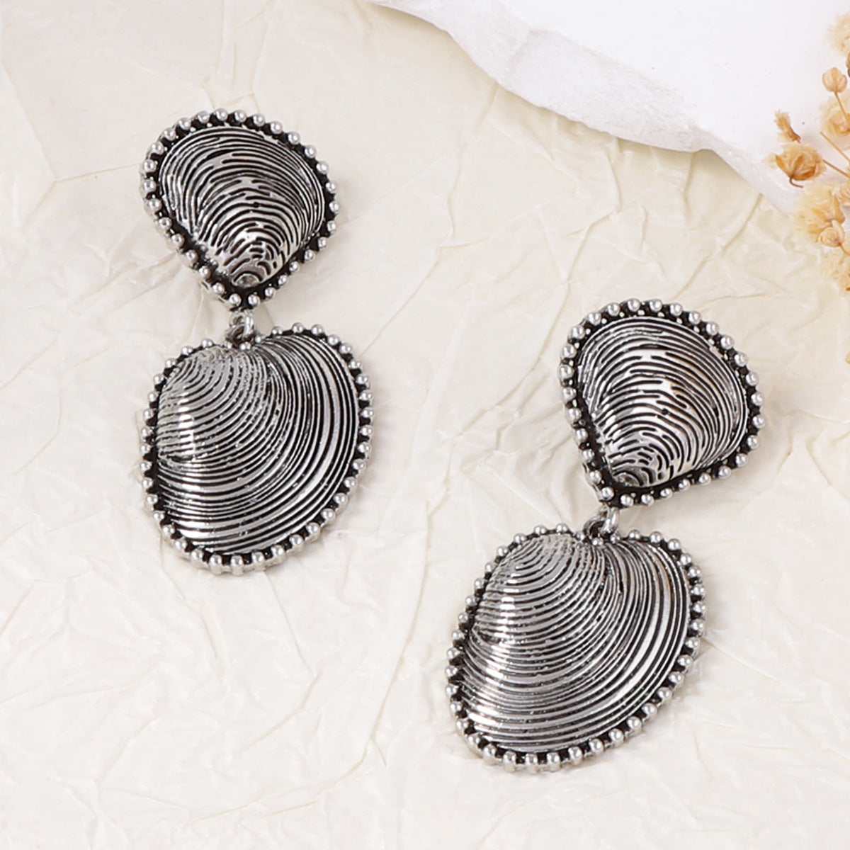 Luxurious Shell-Inspired Statement Earrings for Women - Vintage-Style Alloy Design with Unique Textures Perfect for Upscale Vacations