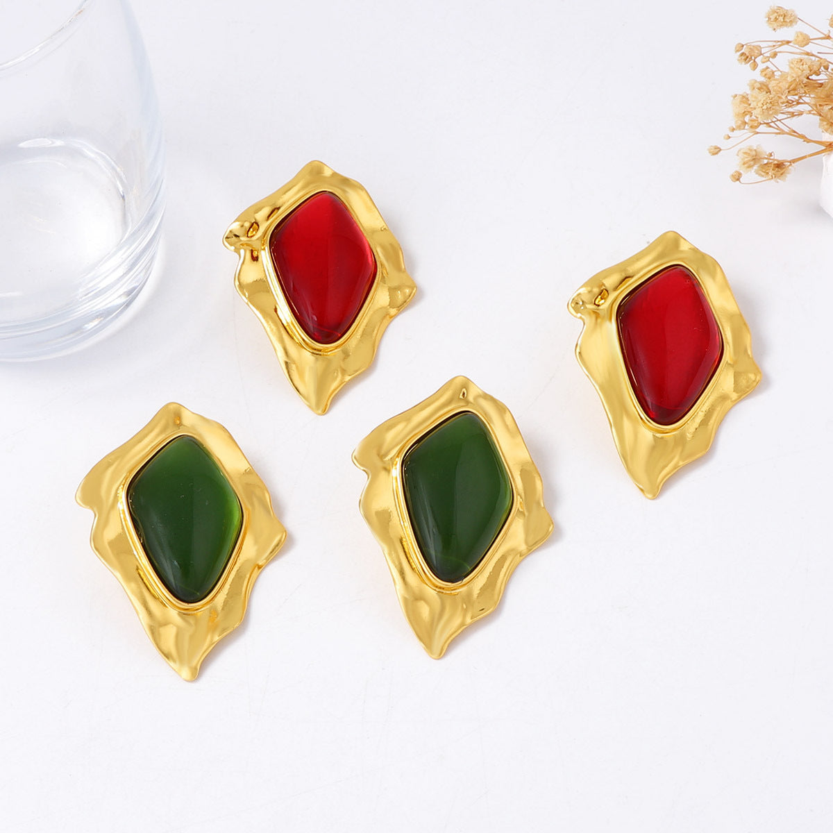 Chic French Vintage-Inspired Geometric Pleated Alloy Diamond Resin Gemstone Earrings - Elegant Statement Studs for Fashion Shows