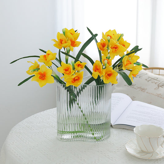 Realistic Scandinavian Style Faux Daffodil for Indoor Dining Table Décor – Single Stem Silk Flower in Charming Rustic Design