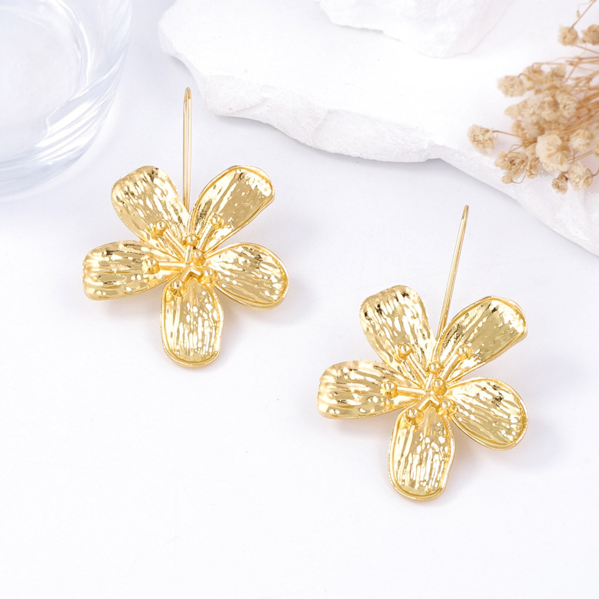 Stylish Retro-Inspired Floral Hoop Earrings for Women – Unique, Elegant, and Perfect for Any Occasion