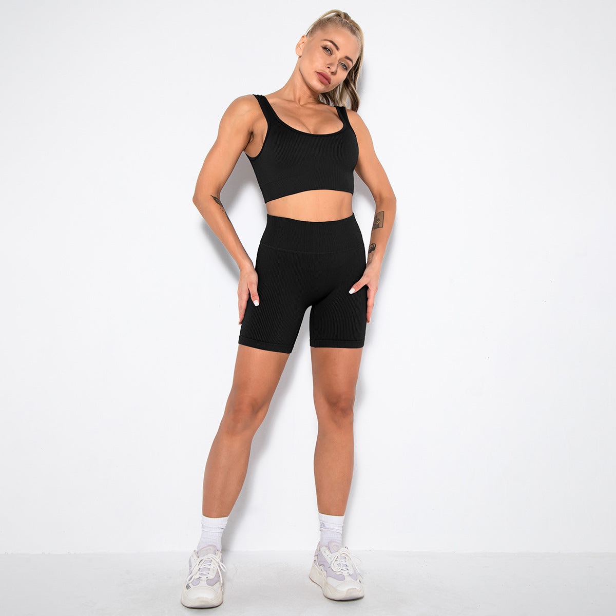 Seamless Knitted Short Sleeve Yoga Set Comfortable and Yoga Outfit with Breathable Shorts for Flexibility and Performance