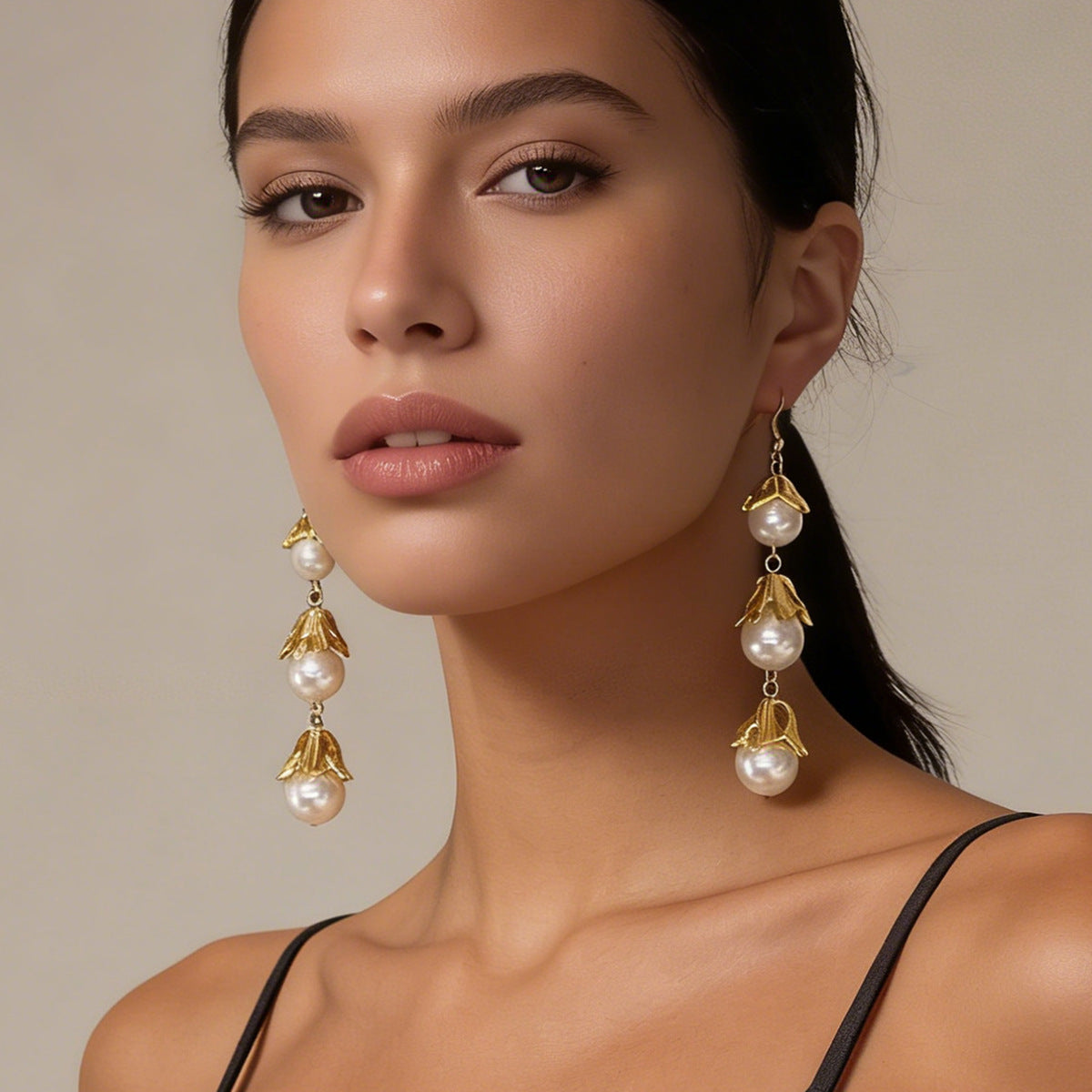 Elegant Baroque Vintage-Inspired Faux Pearl Flower Tassel Drop Earrings for Women – Luxurious and Chic Accessory to Elevate Any Outfit