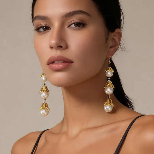 Elegant Baroque Vintage-Inspired Faux Pearl Flower Tassel Drop Earrings for Women – Luxurious and Chic Accessory to Elevate Any Outfit