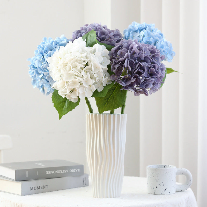 Realistic 3D Textured Hydrangea Artificial Flowers for Elegant Hotel Wedding Decor - Perfect for Event Styling and Floral Arrangements