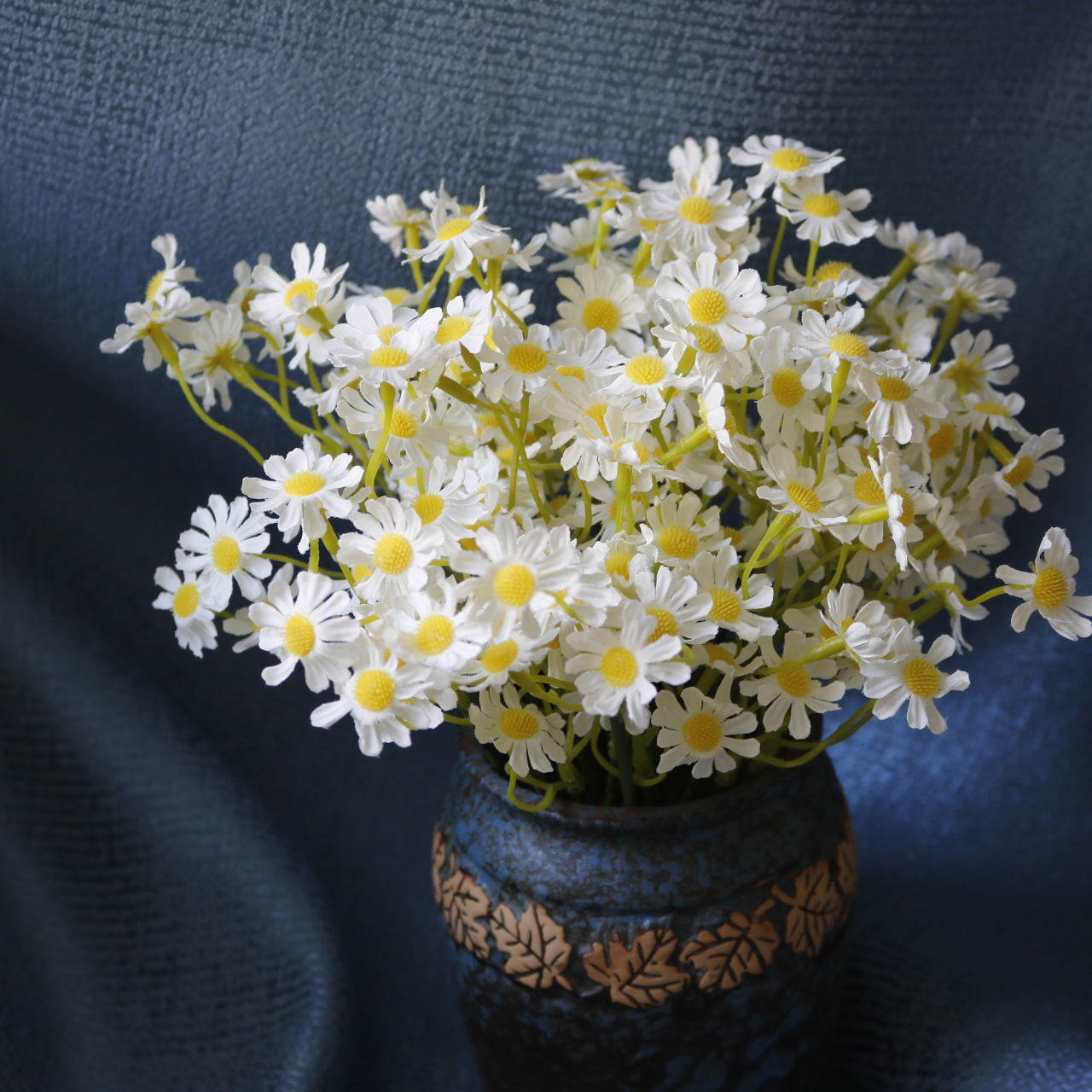 Charming Artificial Chamomile and Daisy Flowers - Perfect for Outdoor Photography Props and Home Décor Accents