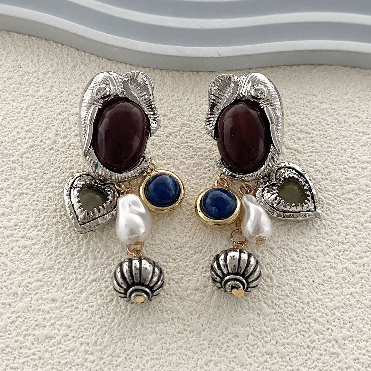 Stylish Vintage-Inspired High-End Animal Metal Pendant Earrings with Faux Pearl and Gemstone Accents – Unique and Versatile Statement Jewelry