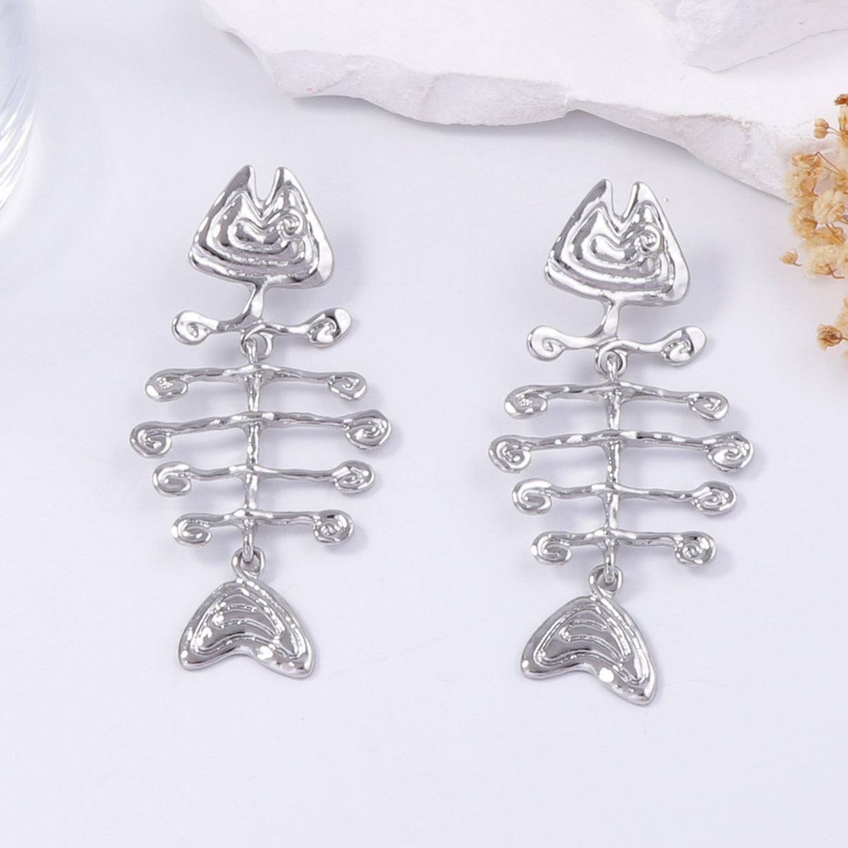 Chic Coastal Vibe Vintage Alloy Fishbone Dangle Earrings - Lightweight, Versatile, and Perfect for Everyday Wear