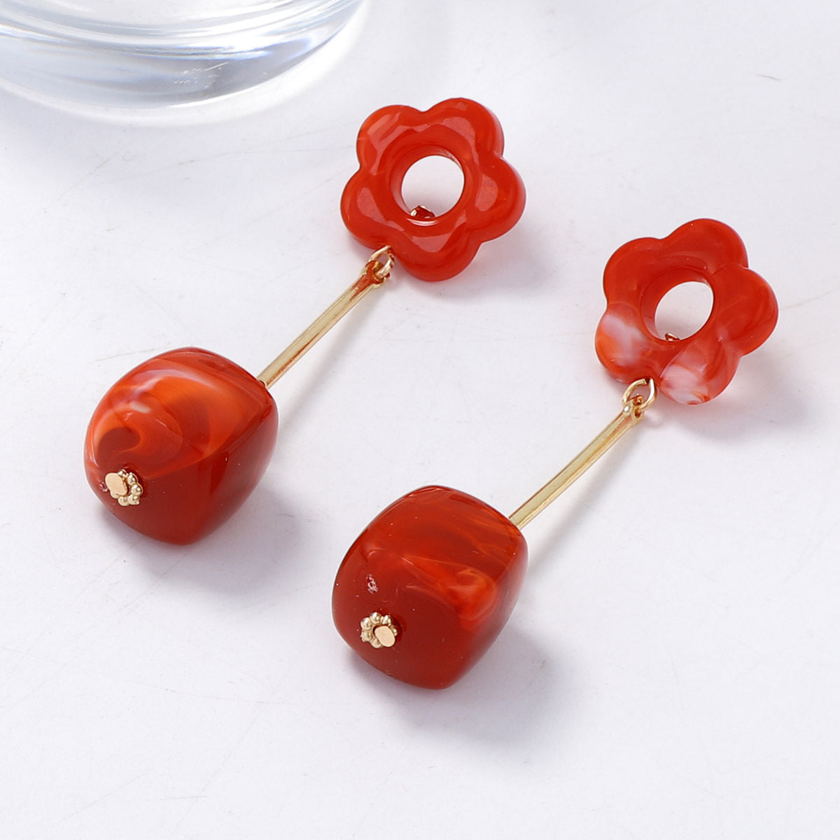 Chic Geometric Floral Resin Dangle Earrings – Stylish, Lightweight & Versatile Jewelry for Everyday Wear