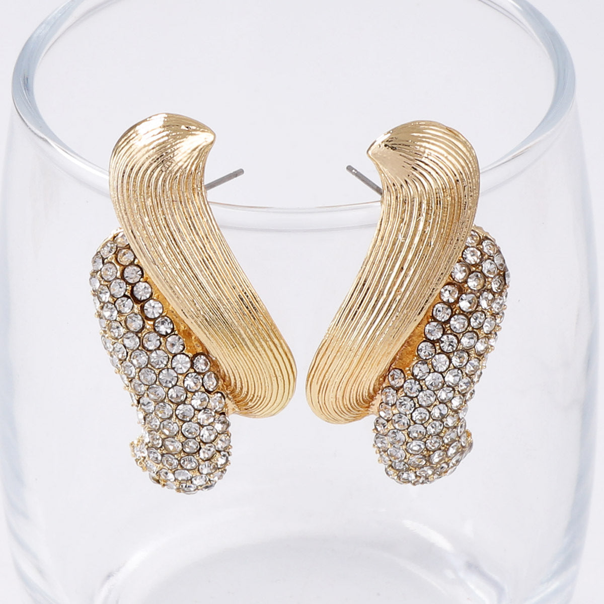 Chic Minimalist Luxury Twist Geometric 3D Alloy and Rhinestone Stud Earrings for Women - Effortless Elegance and Modern Design