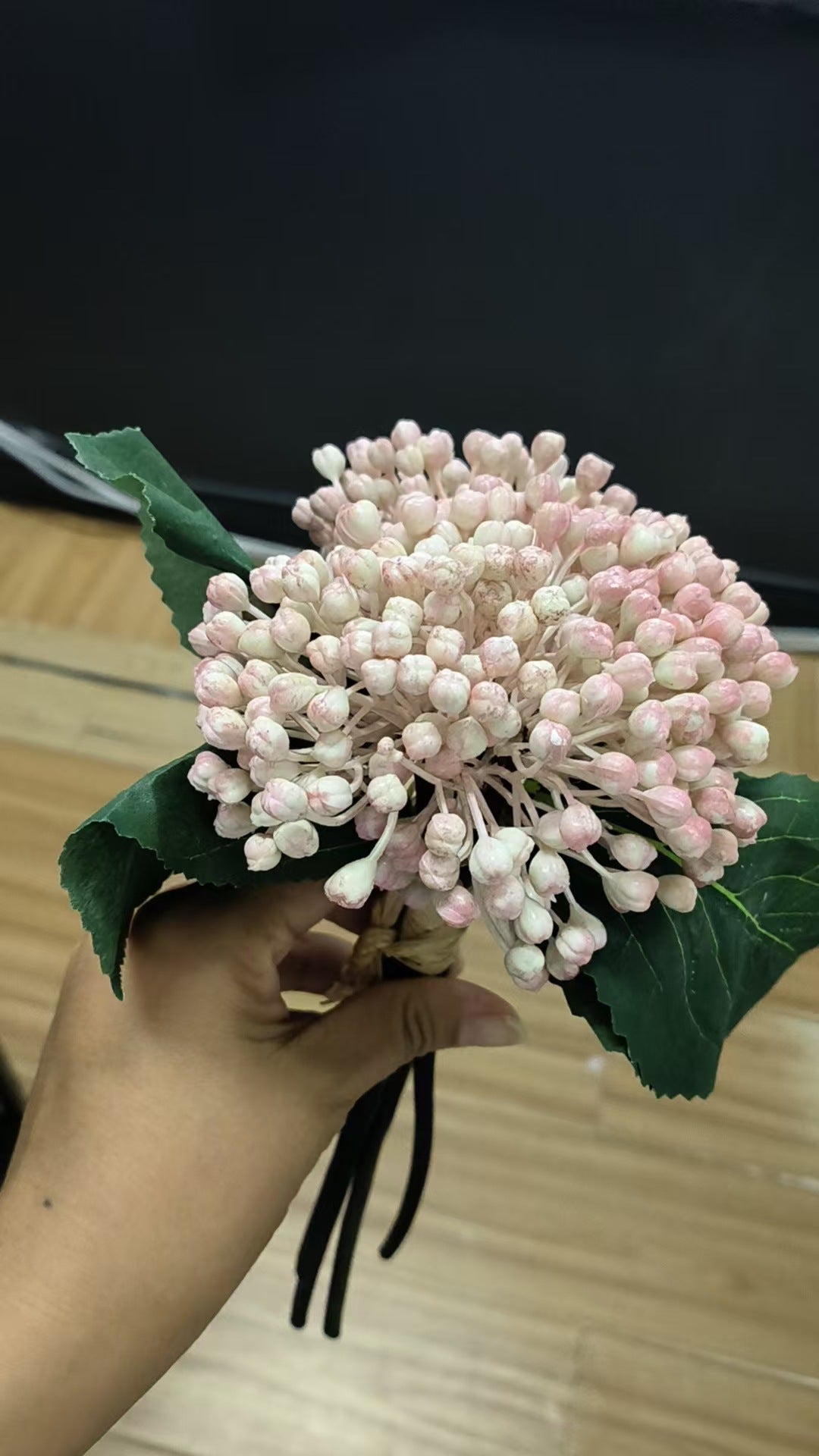 Realistic 5-Branch Hydrangea Bundle - Artificial Floral Arrangement for Home Decor, Weddings, and Photography Props - Lifelike Greenery for Your Living Space