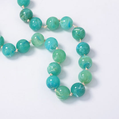Chic and Fresh Minimalist Jade Green Beaded Necklace - Elegant Everyday Accessory for Women, Perfect for Work and Casual Outfits