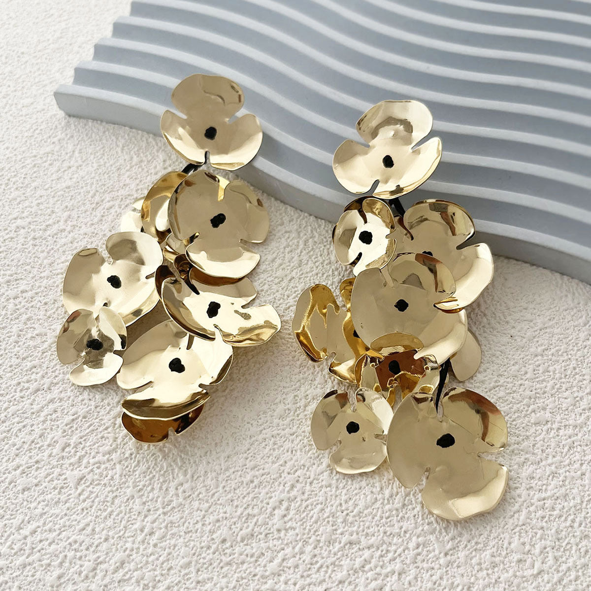Chic and Creative Knotted Flower Design Statement Earrings - Versatile Fashionable Accessories for Women