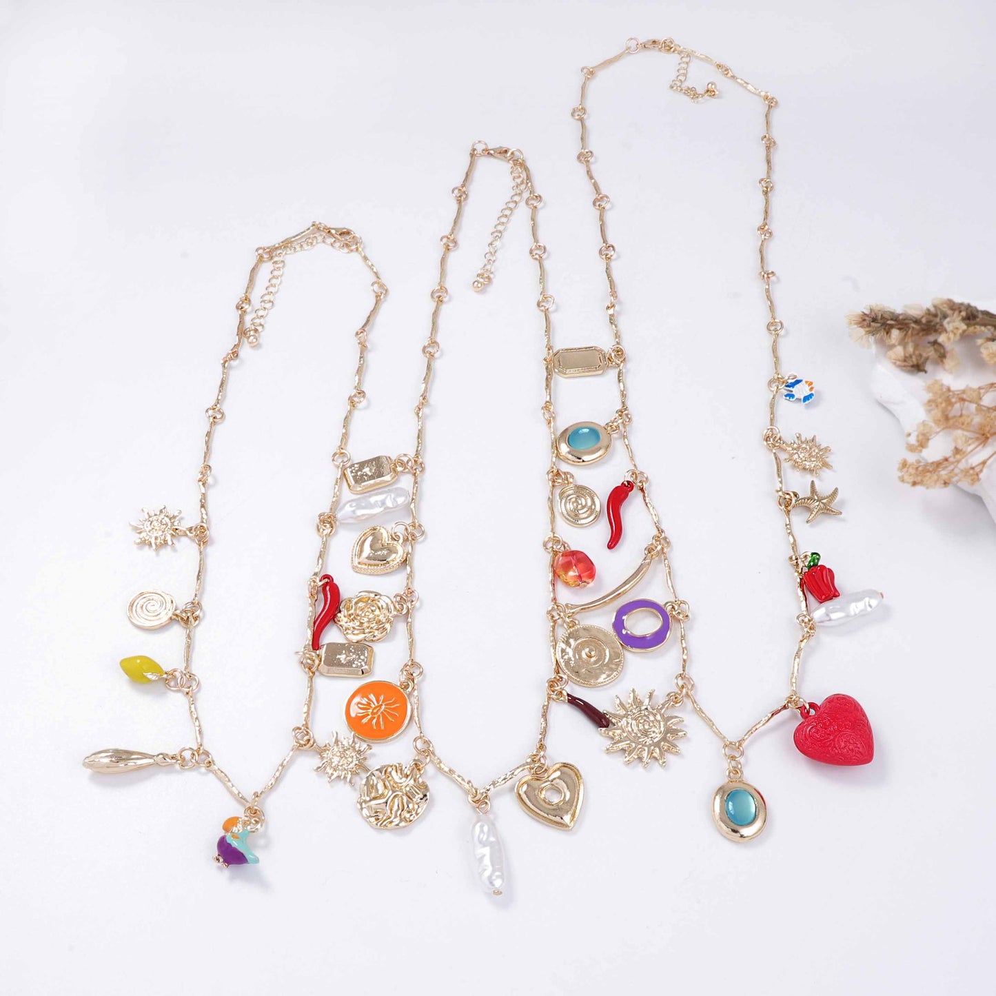 Charming Vintage-Inspired Red Heart and Sunflower Alloy Pendant Necklace - Versatile Layered Design for Unique Personal Style