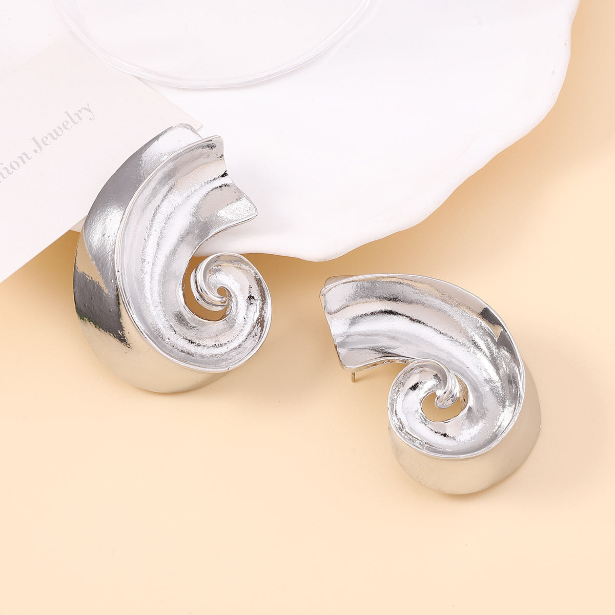 Stylish Vintage-Inspired Textured Half-Circle Metal Earrings – Unique Irregular Heavy Metal Studs for Trendy Fashionistas