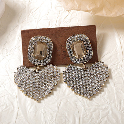 Exquisite Light Luxury Sparkling Gemstone Geometric Heart Alloy Earrings - Ultra-Shiny, Versatile, Everyday Fashion for Women