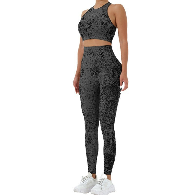 Seamless Women's Yoga Set High Performance Ion Dyed Workout Gear for Comfort and Flexibility