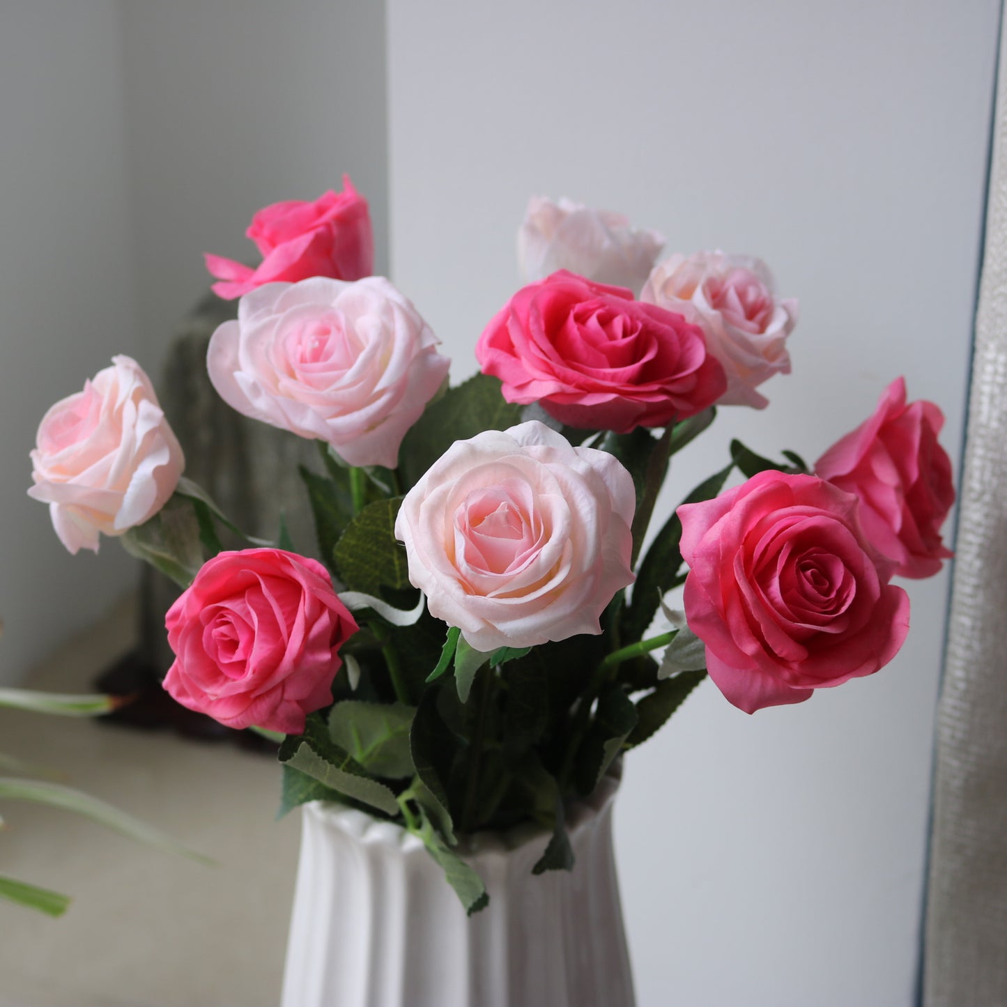 Single-Headed Charming Blushing Rose – Soft Touch Moisturizing Decorative Flower for Home Décor and Photography Props