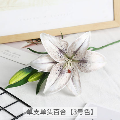 Luxurious Single-Stem Artificial Silk Lily for Wedding Decorations and Home Decor – Exquisite Pre-Made Floral Arrangement for a Touch of Elegance