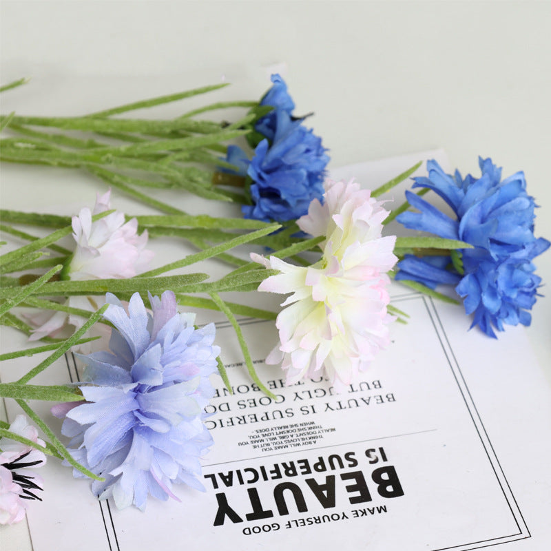 Elegant Artificial Chrysanthemum Floral Arrangement - Stunning 3-Headed Carrot Daisy Simulation, Perfect for Photography Props and Home Decor