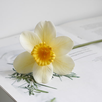 Realistic Fake Daffodil Flowers for Home, Hotel, Wedding Decorations & Photography Props - Perfect for Elegant Events and Lasting Beauty