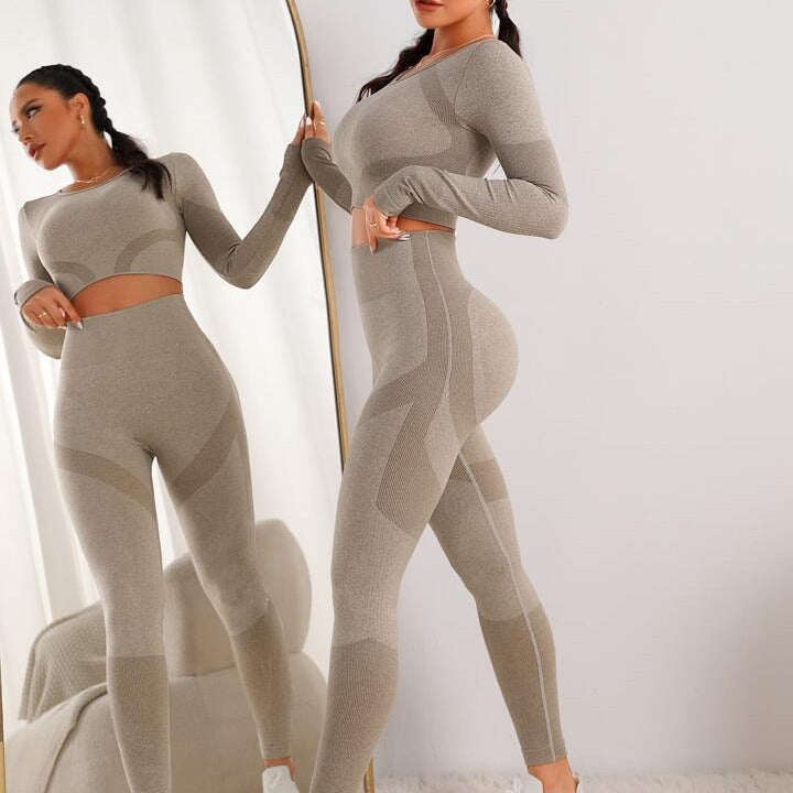 Seamless Long Sleeve and Leggings Yoga Set for Peach Butt Comfortable Activewear for Fitness Enthusiasts