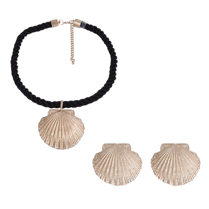 Stylish Minimalist Oversized Alloy Shell Pendant Necklace - Perfect Statement Accessory for Vacation Vibes and Effortless Chic