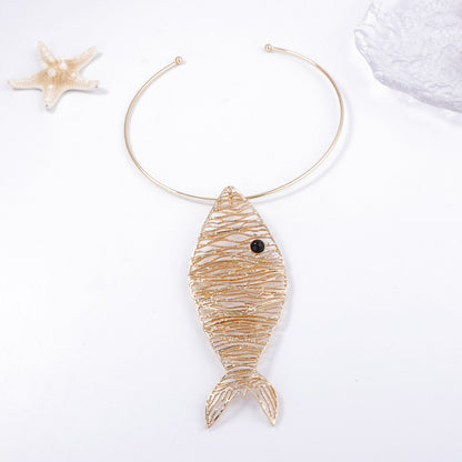 Exaggerated Minimalist Animal Fish-shaped Hollow Pendant Necklace - Versatile Alloy Choker for Women, Perfect for Any Outfit!