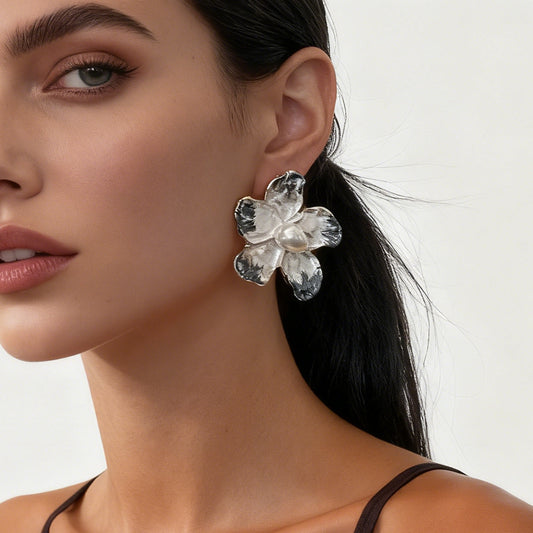 Elegant Minimalist Alloy Pearl-Inspired Contrast Flower Stud Earrings – Versatile Daily Commuter Accessories for Women