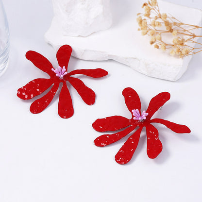 Stylish Personalized Metal Drop Oil Exaggerated Floral Stud Earrings – Versatile Everyday Accessories for a Chic Vacation Look