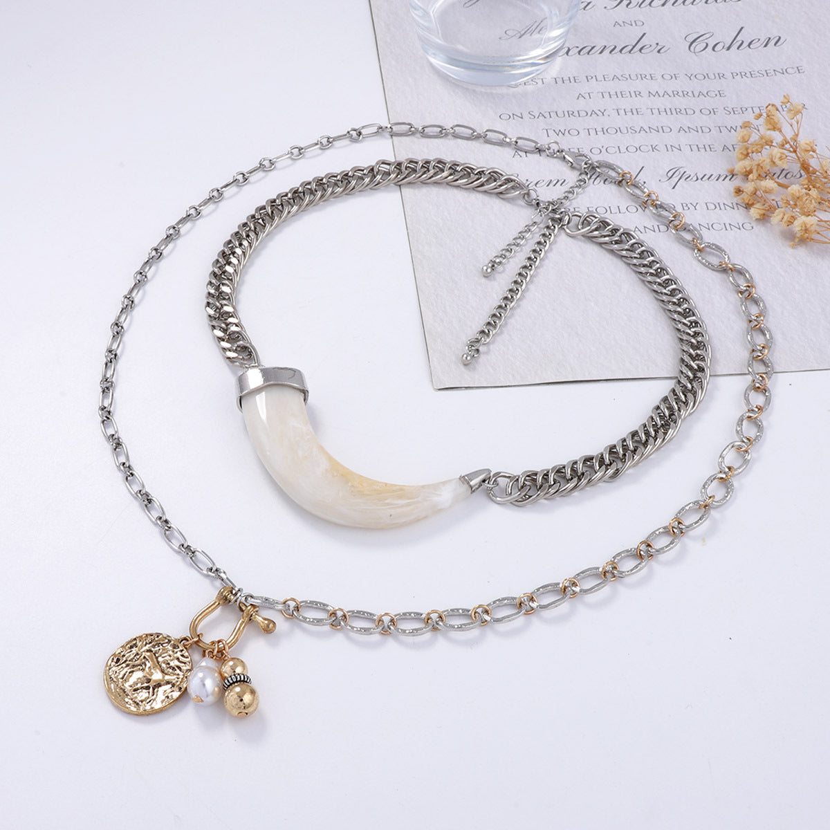 Unique Multi-Layer Animal Horn Pendant Chain Necklace - Stylish and Versatile Design for Everyday Wear