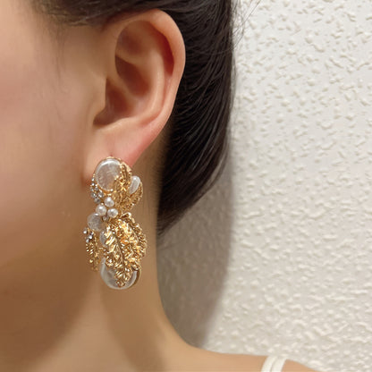 Exquisite Statement Earrings with Sparkling Rhinestones, Elegant Pearl Leaf Design - Trendy Fashion Accessory