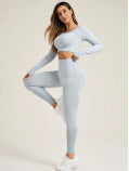 Seamless Long Sleeve and Leggings Yoga Set for Peach Butt Comfortable Activewear for Fitness Enthusiasts