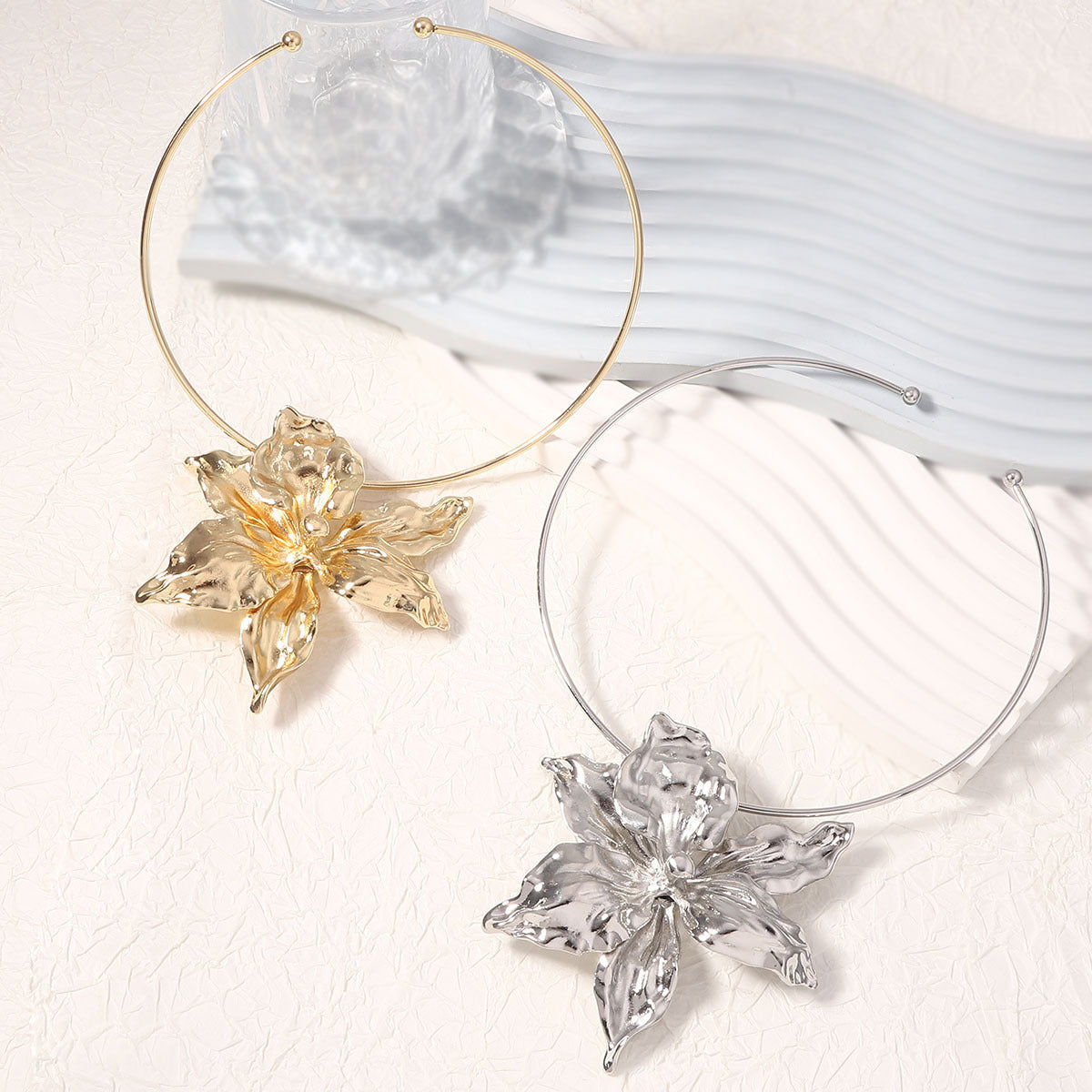 Stylish  European-Inspired Hip Hop Floral Pendant Choker with Bold 3D Design - Perfect for Fashion-Forward Women